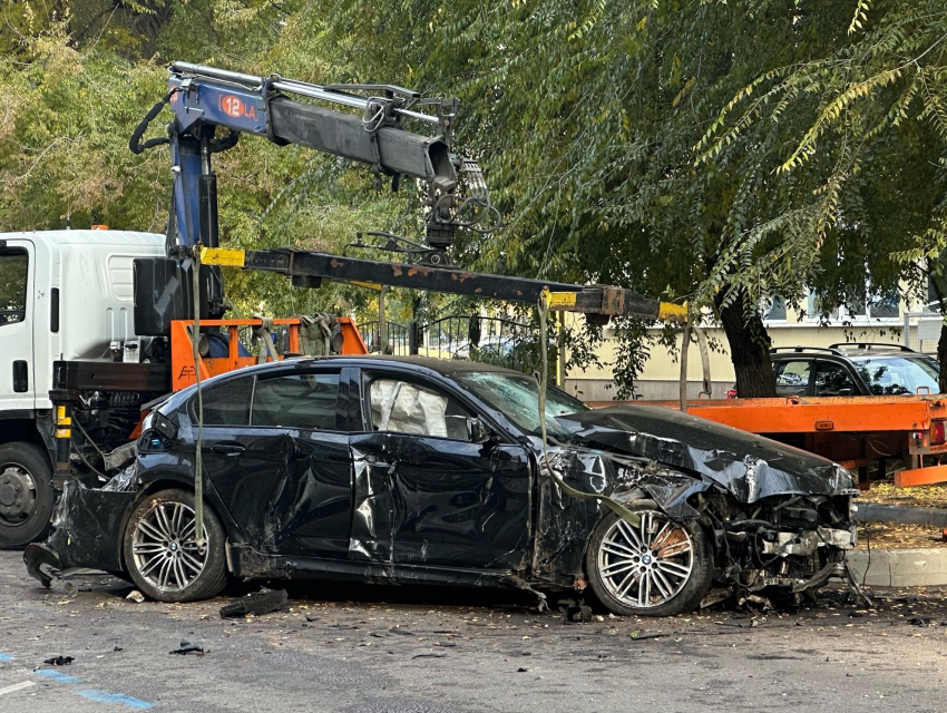 Пережеванная BMW и гигантская пробка: недоброе утро на улице Воронежа