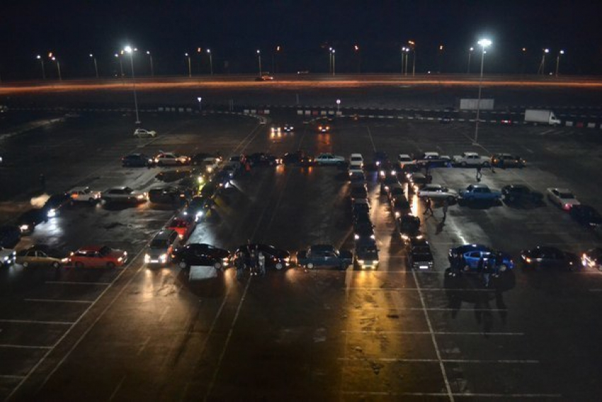 Воронежские автолюбители провели последний флешмоб в 2014 году 