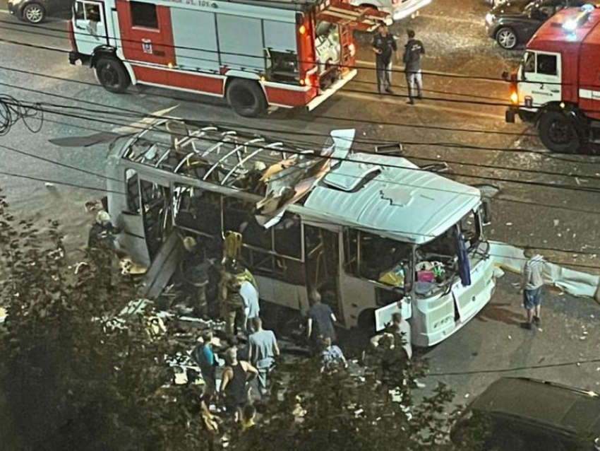 Первые минуты после взрыва автобуса сняли на видео в центре Воронежа