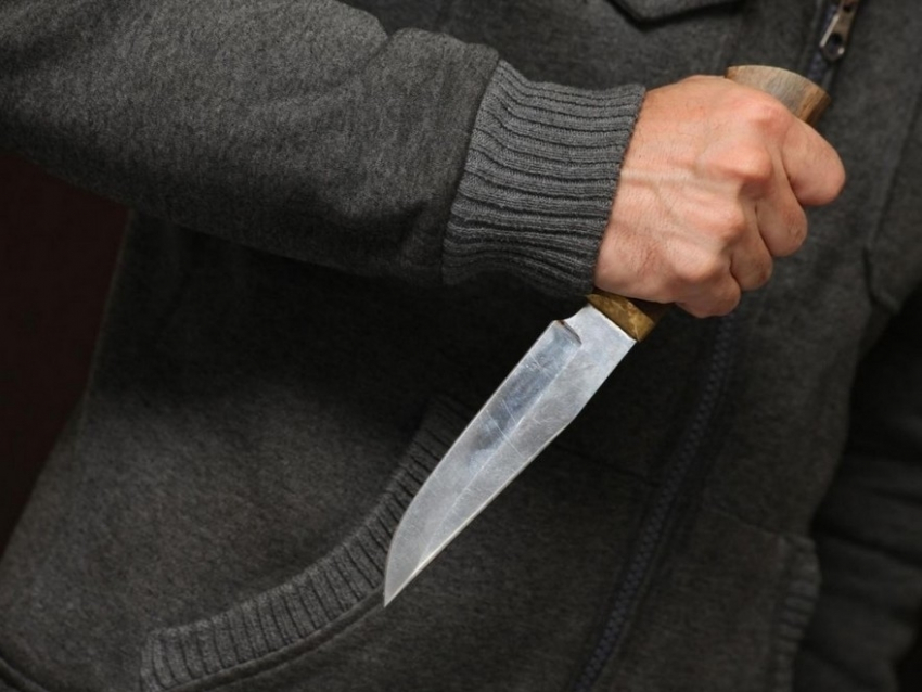 В Воронеже мужчина ударил ножом неприятного ему человека 