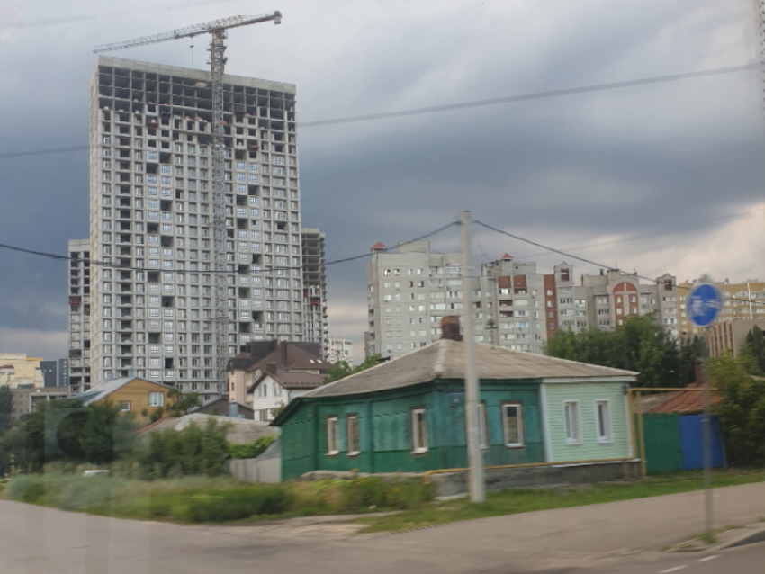 Ввод жилья резко обвалился в Воронежской области 