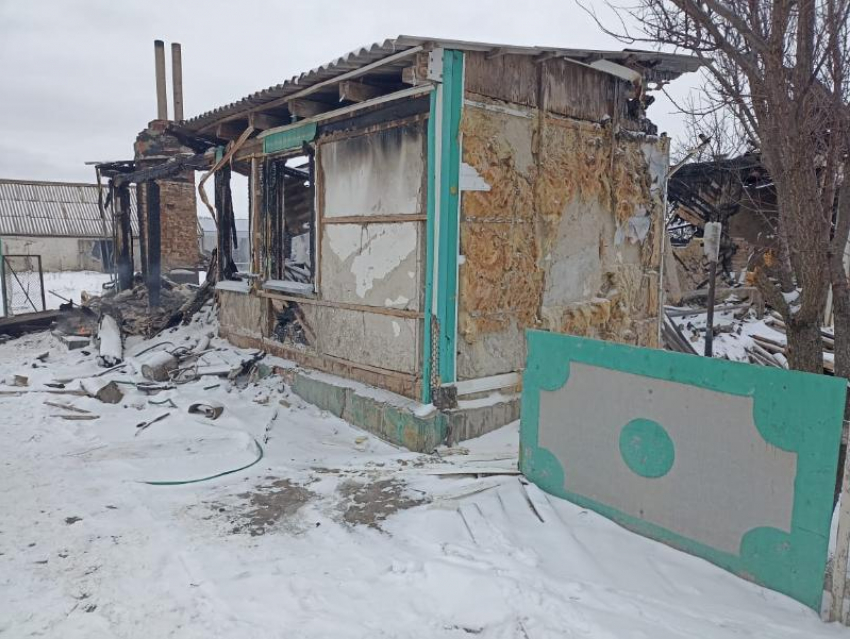 63-летняя женщина устроила пожар из-за молодого любовника в воронежском селе 