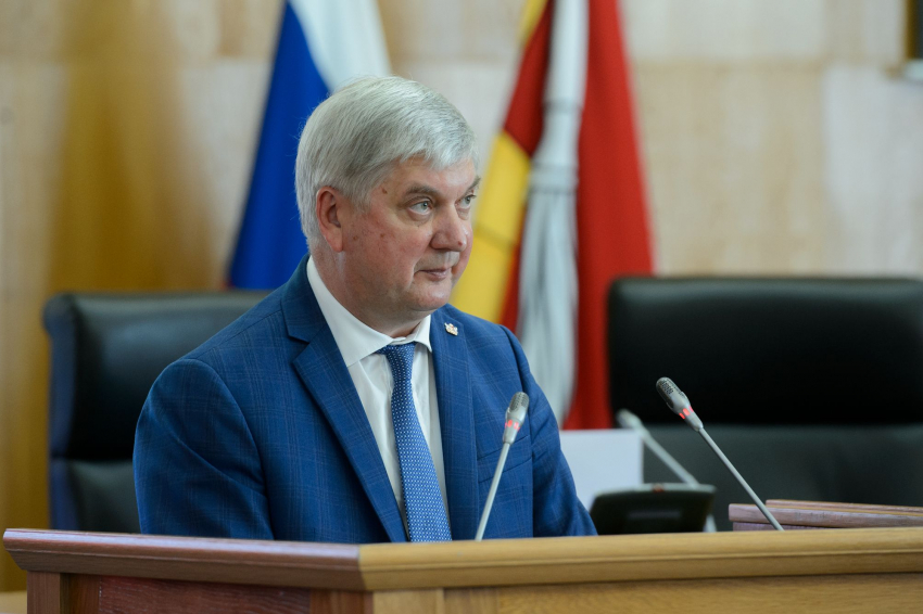 67 тысяч рублей: столько получают воронежские врачи по мнению губернатора Александра Гусева
