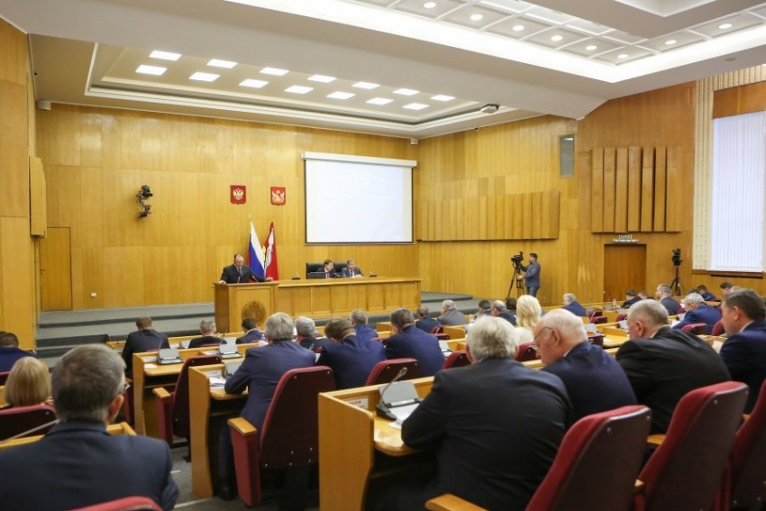 Дефицитный бюджет на 2019 год приняли депутаты Воронежской облДумы