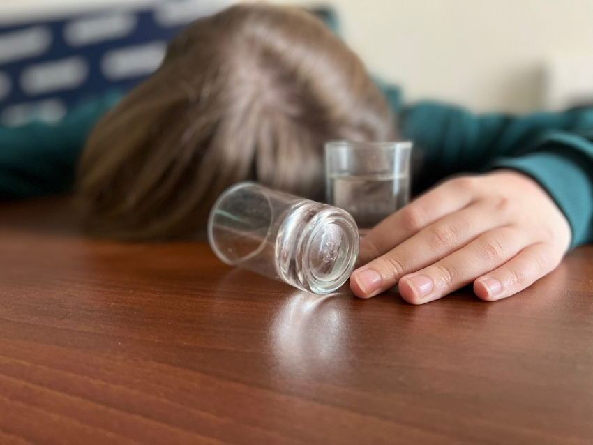 Почти треть опрошенных воронежцев стала меньше пить из-за роста цен на алкоголь  