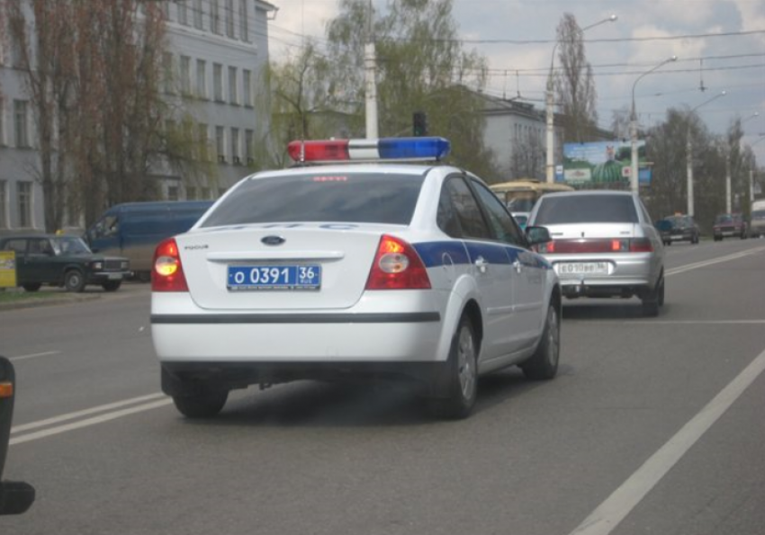 В Воронеже напали на мужчину во дворе многоэтажного дома