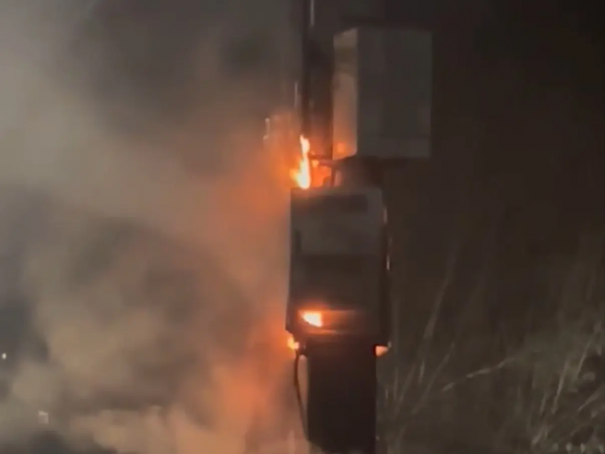 Подозреваемых в серии поджогов на объектах связи задержали в Воронеже