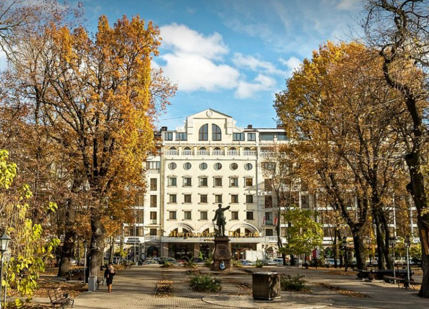 Модный бар выставили на продажу за 35 млн рублей в «Петровском пассаже» Воронежа