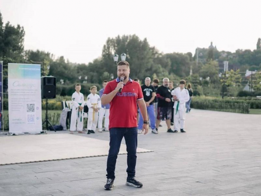 День государственного флага воронежцы отметили вместе с «Родиной» 