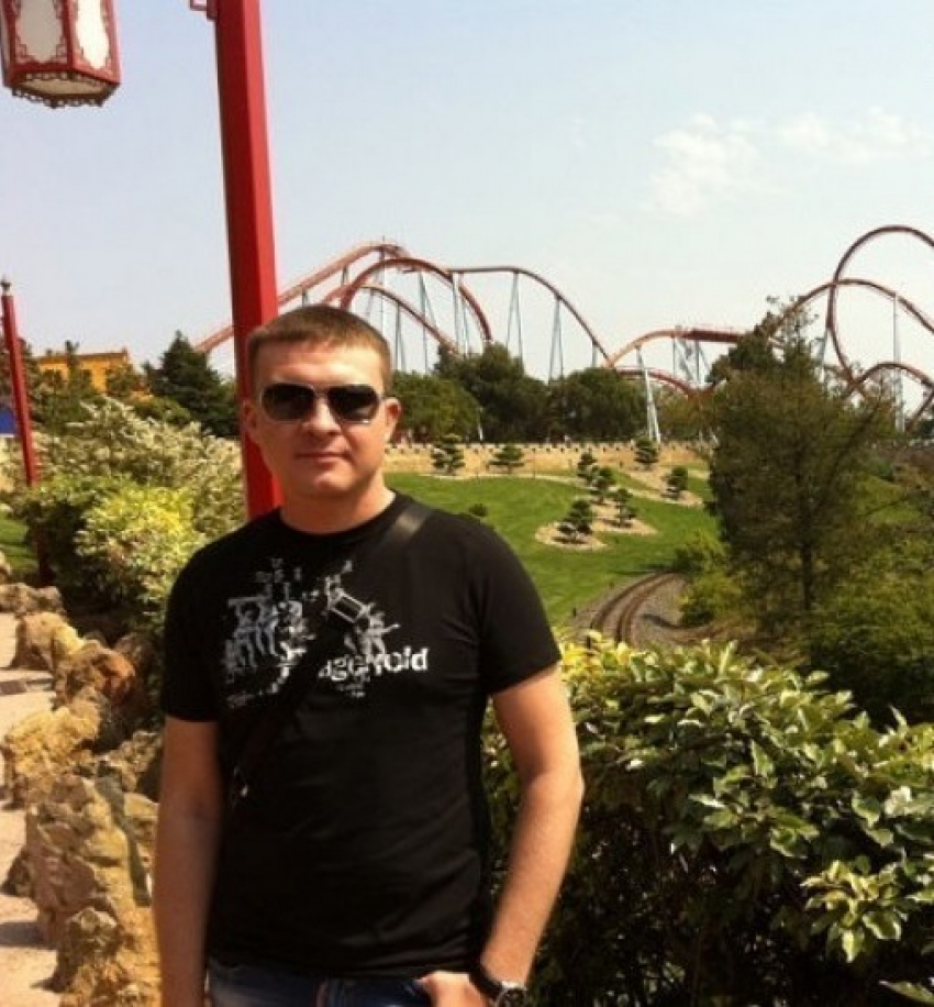 Авария на Кольцовской в Воронеже: «Парень попытался вылезти через заднее стекло, затем привстал, что-то кричал, и огонь накрыл машину...»