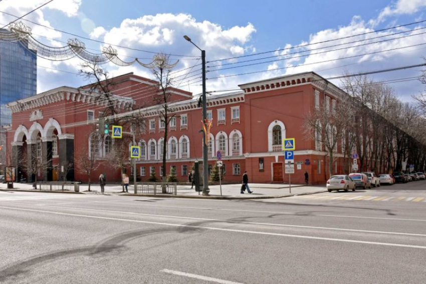 Решено перепрофилировать Дом офицеров на Комиссаржевской в Воронеже
