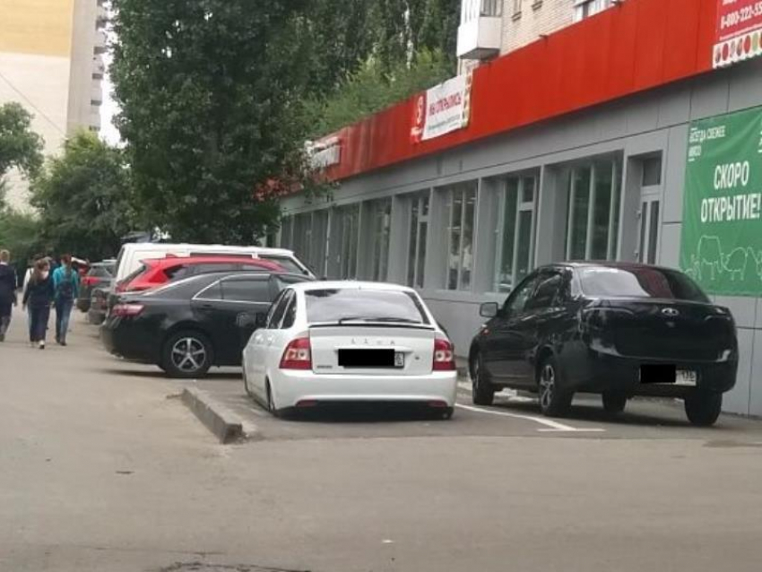Фантастически заниженную Lada нашли на парковке в Воронеже