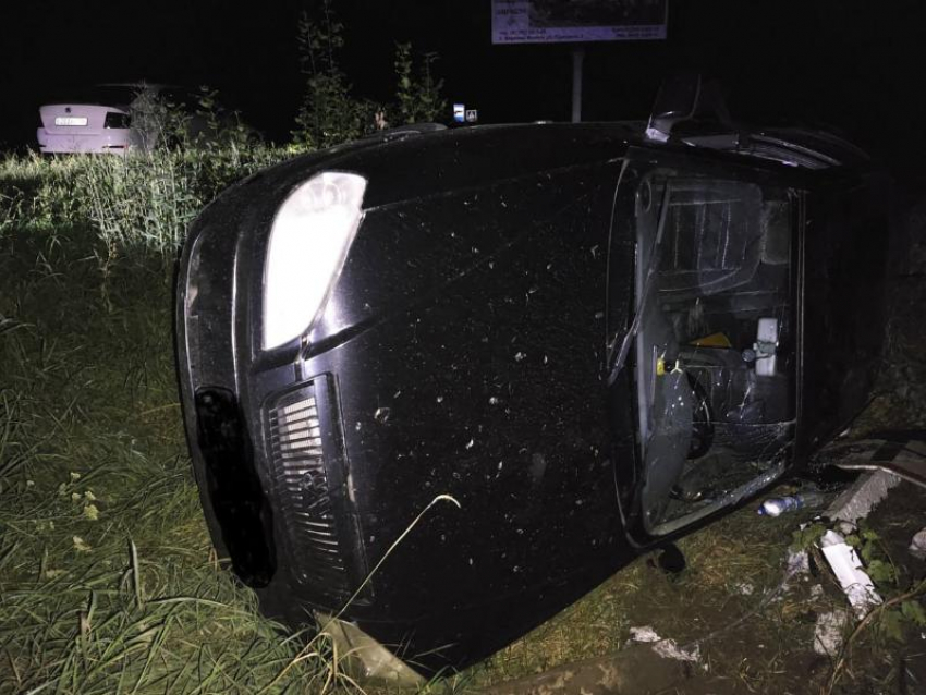 Вылетела в кювет и перевернулась: 20-летняя автомобилистка погибла в результате ДТП на воронежской дороге