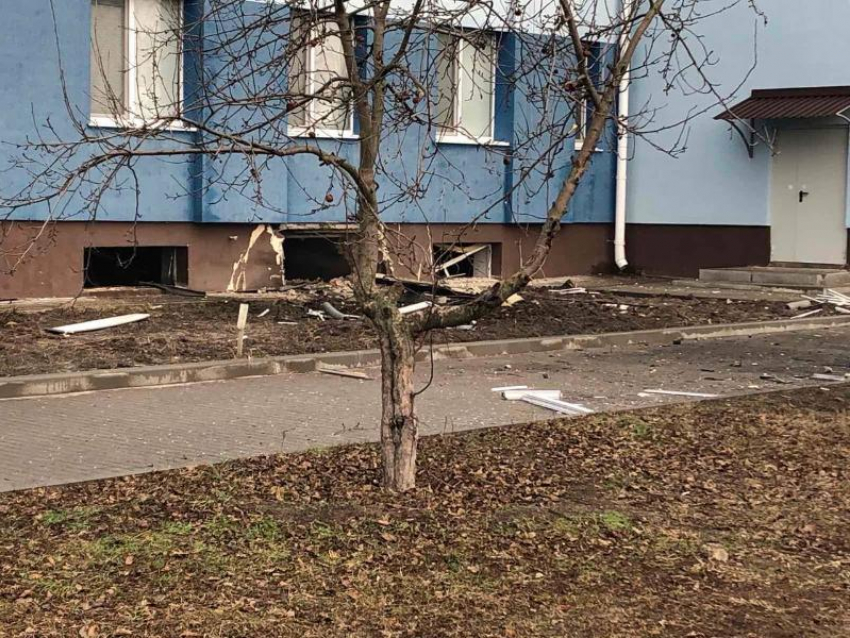 Снаряд попал в белгородскую школу