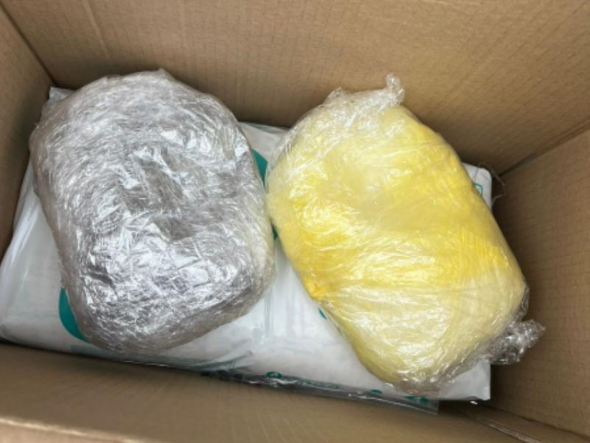 Мефедрон в коробке от подгузников перевозили в Воронежской области