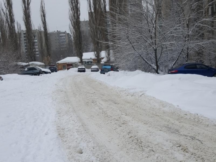 Забытый коммунальщиками переулок нашли в Воронеже