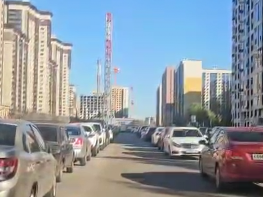 «Дурдом на районе»: автомобильный хаос захватил улицы Воронежа