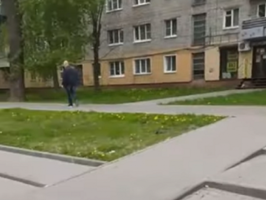 О благоустройстве остановки просят воронежцы 