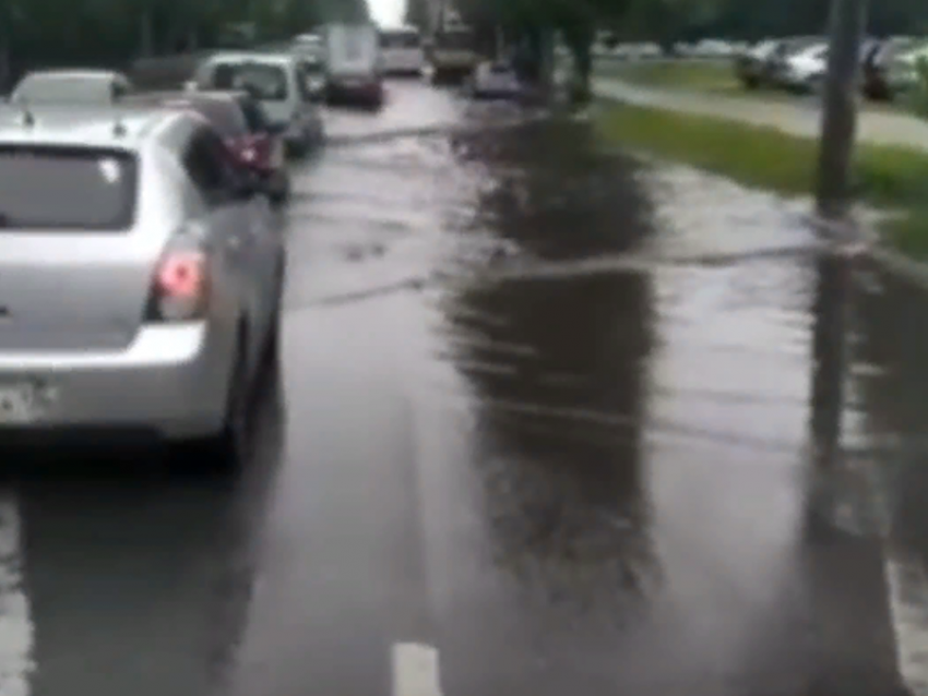 Как погода издевается над автомобилистами в Воронеже, сняли на видео 