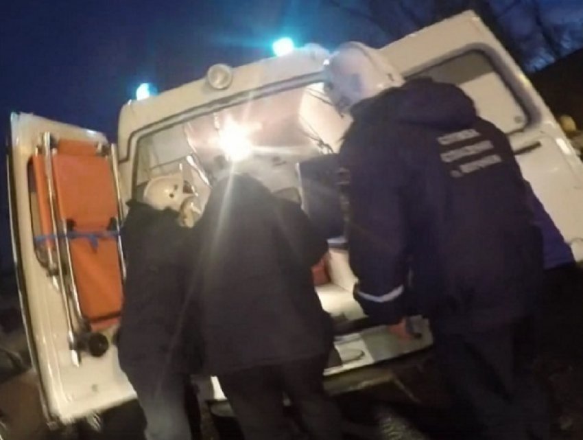 Воронежские спасатели опубликовали видео последствий смертельного ДТП на улице Волгоградской 