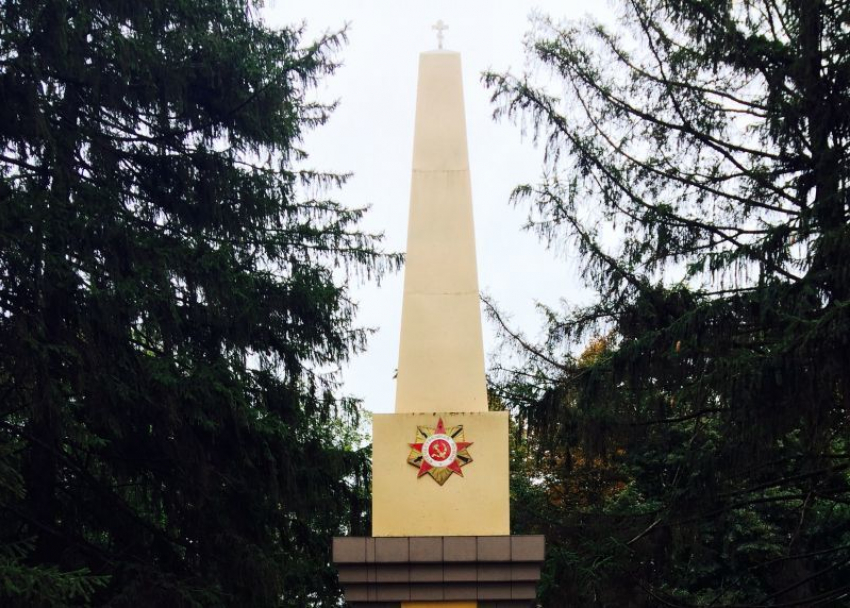 Воронежского краеведа удивил памятник Великой Отечественной войны в Боброве