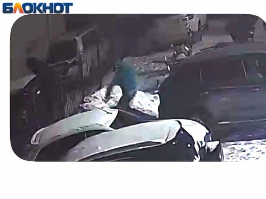 Следователи проверят избиение подростка взрослым мужчиной на Шишкова в Воронеже