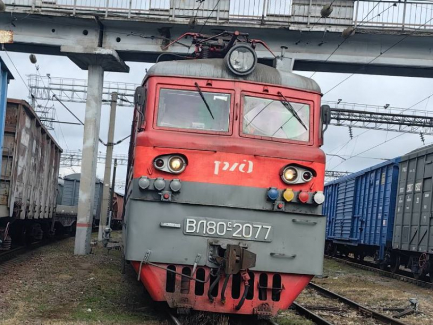 Угрожающие людям локомотивы эксплуатировали на железной дороге в Воронежской области