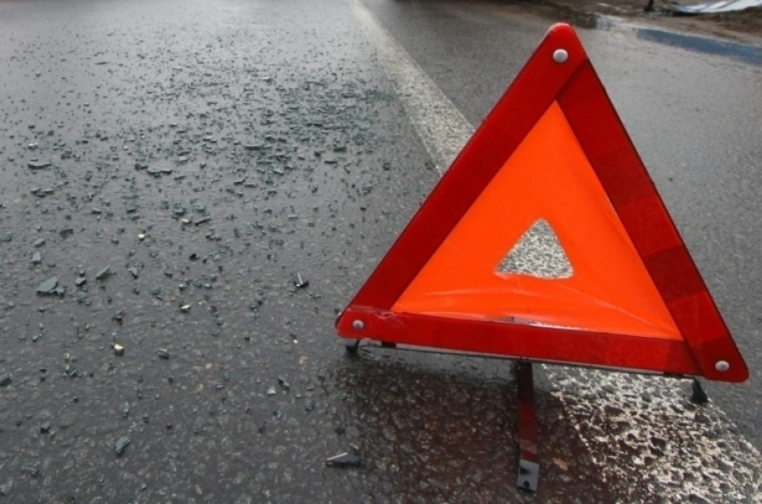 Водитель Mitsubishi Lancer погиб, перевернувшись на трассе под Воронежем 