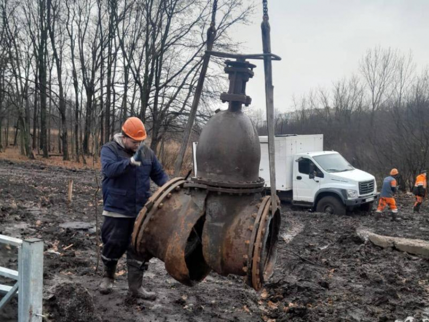 Причину масштабного отключения воды показали в Воронеже