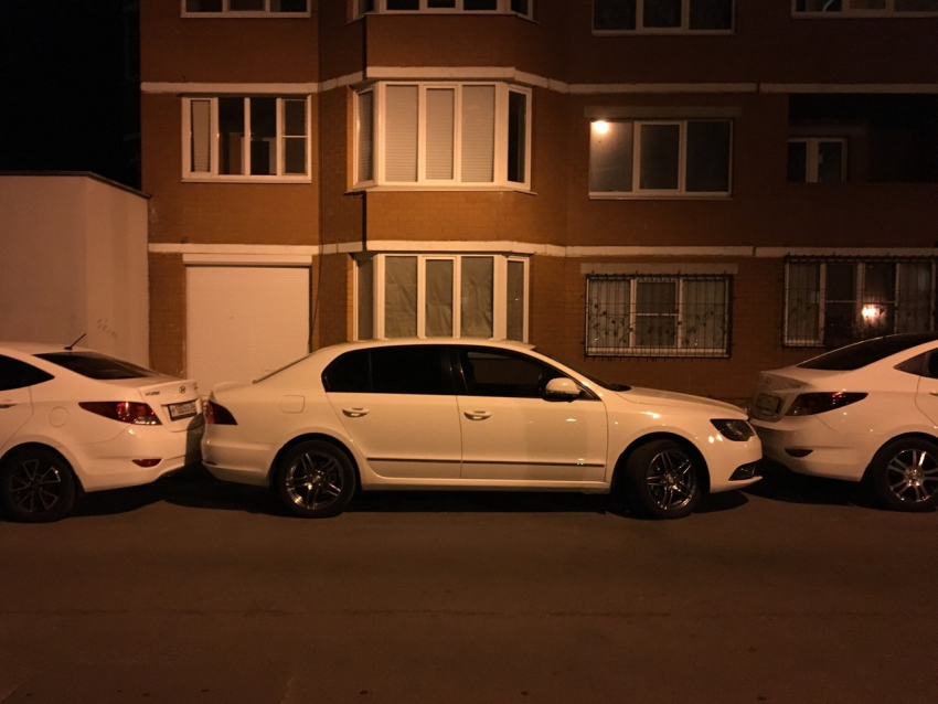 Два Hyundai взяли в плен Skoda в Воронеже 