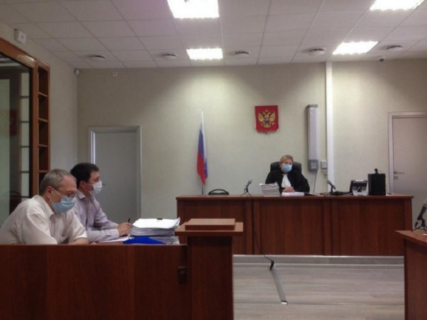Экс-прокурор и сын судьи Воронежского облсуда предстал перед судом в Липецке