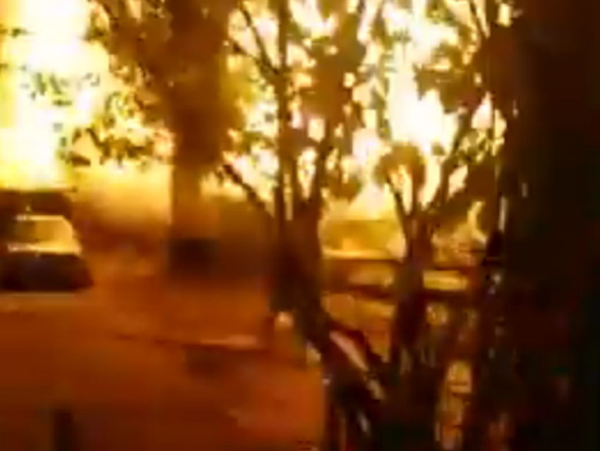 Мощный взрыв газового баллона во время пожара попал на видео в Воронеже