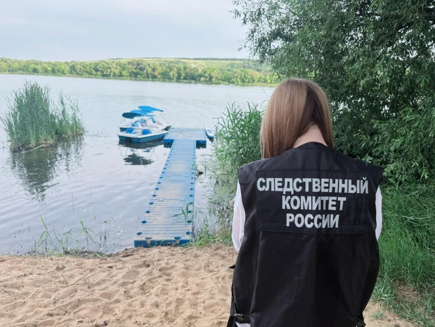 Утонул 17-летний подросток: предпринимательницу задержали за прокат катамарана без жилетов в Воронежской области 