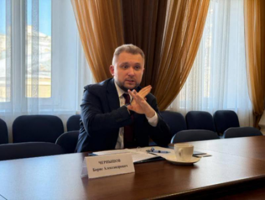 Запретить гражданам мять булки предложил воронежский депутат Госдумы