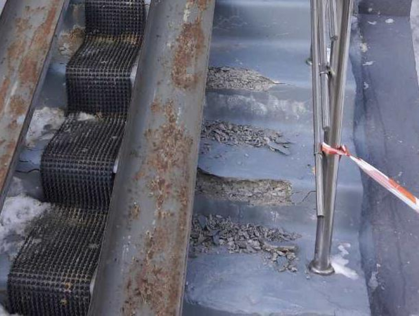 Простоявший 1,5 года воронежский ЖК «Озерки» начал разрушаться