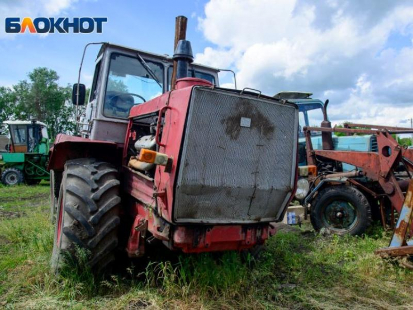 82-летнюю пенсионерку сбил трактор в Воронеже