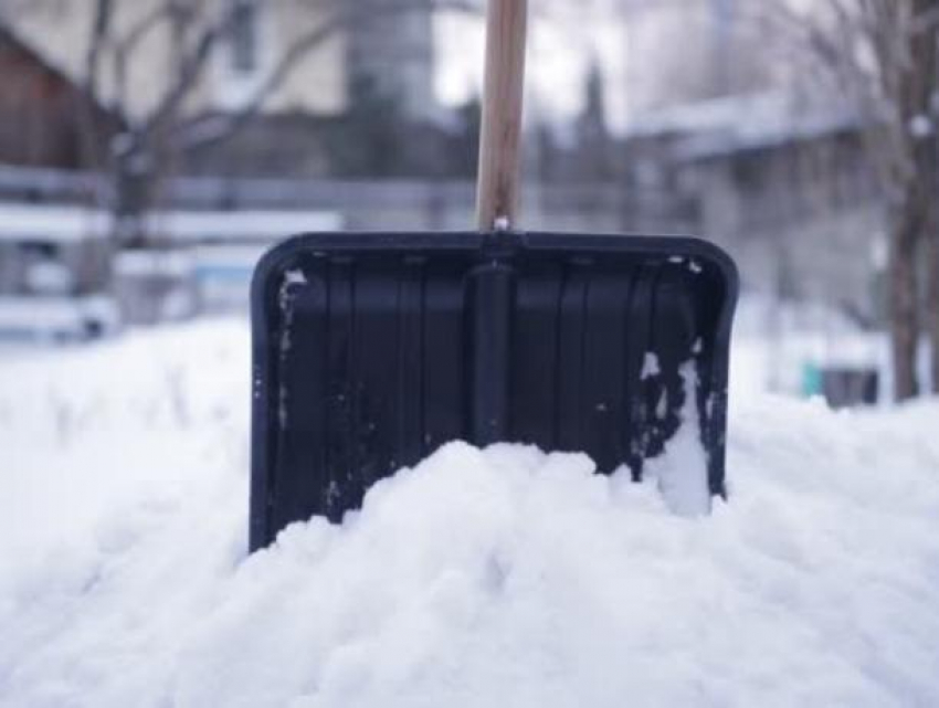 В Воронеже начнут заводить дела на УК, не убирающие снег во дворах