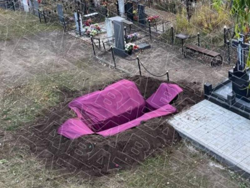 Собрались около 200 человек: в Воронеже хоронят Мишу Маваши