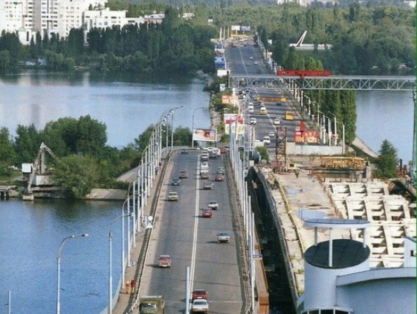 Обрушению пролета Чернавского моста в Воронеже исполнилось 20 лет