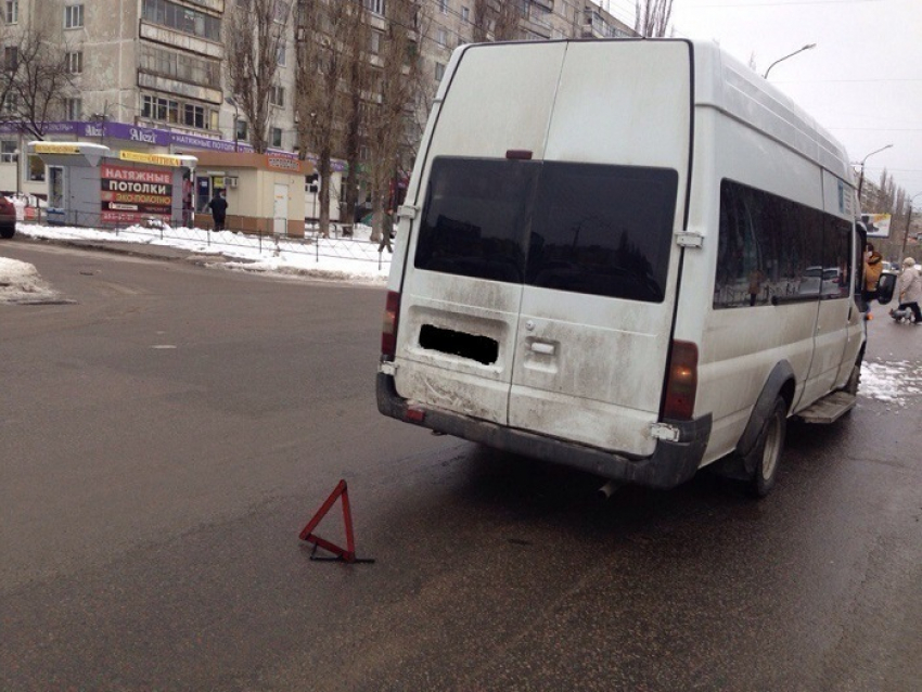 Воронежцы говорят, что маршрутка №37 с пассажирами въехала в «Жигули»