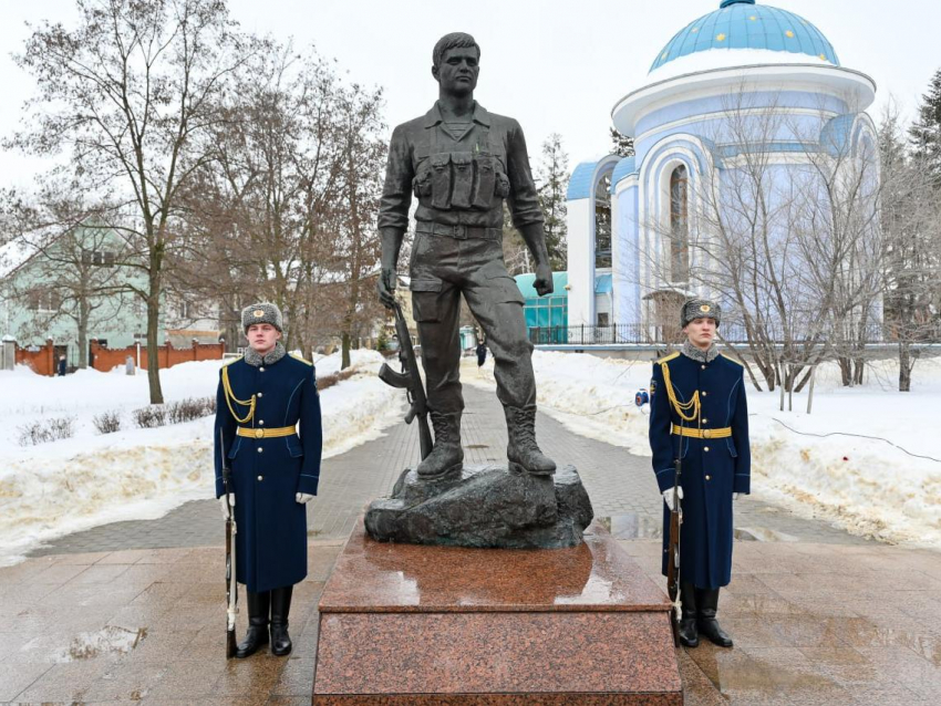 «Их подвиги бессмертны»: Гусев и Матузов обратились к воронежцам в день памяти воинов-интернационалистов