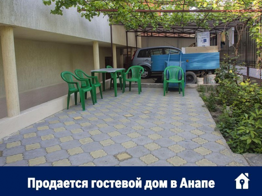 Воронежцам предлагают купить шикарный гостевой дом в Анапе с видом на горы