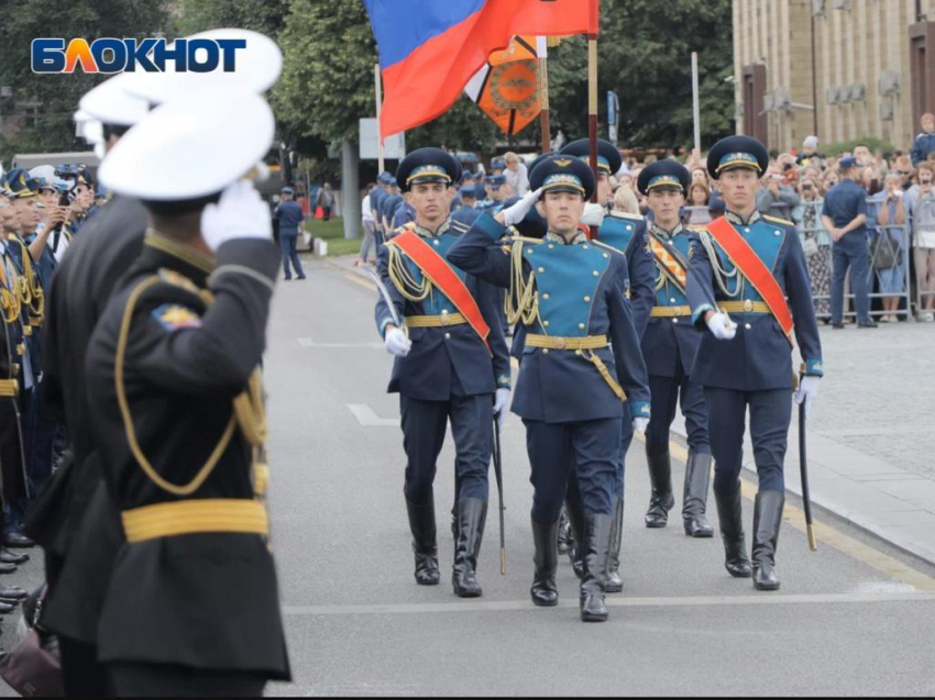 На бывших воронежских курсантов массово подают в суд за прекращение учебы