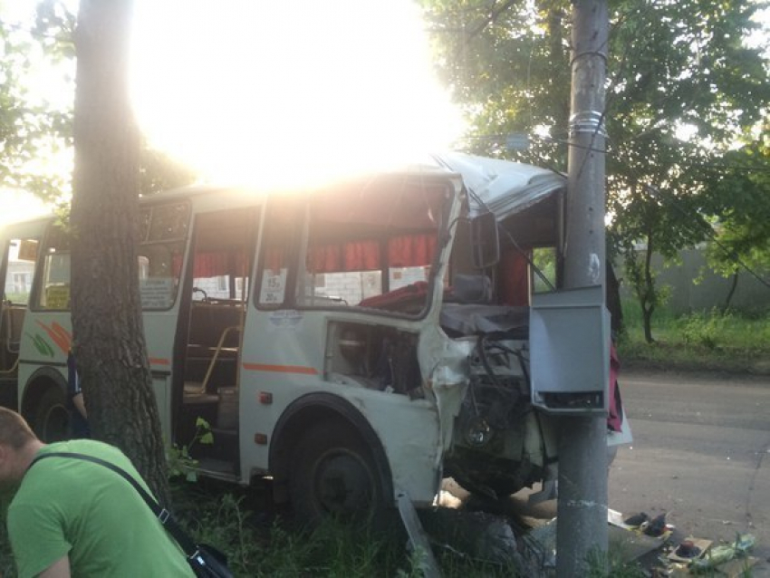 В Воронеже столкнулись два автобуса, заполненные пассажирами