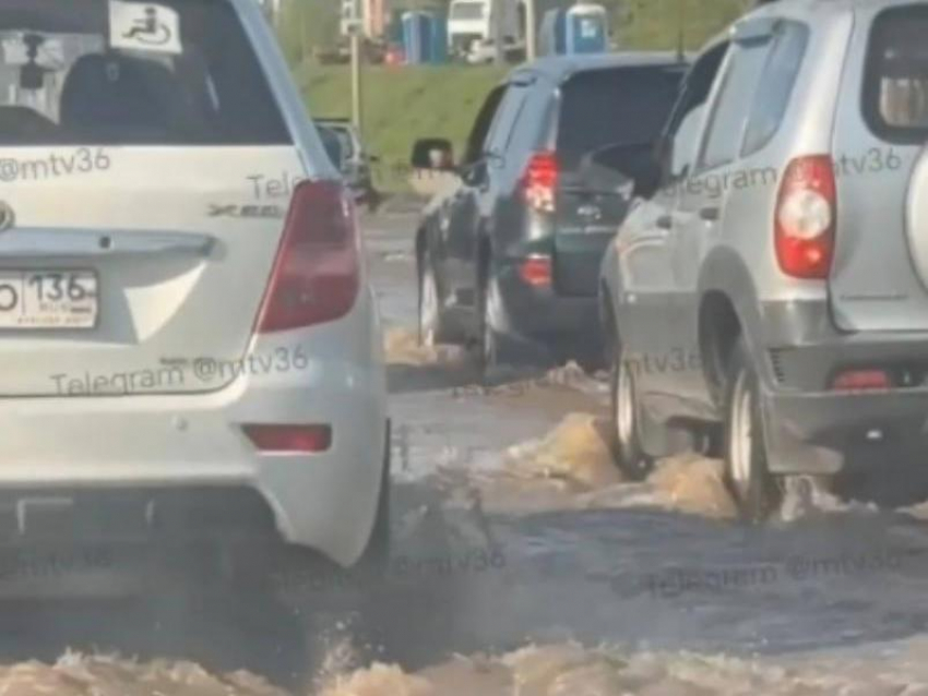 Холодное водоснабжение из-за аварии отключили в Воронеже