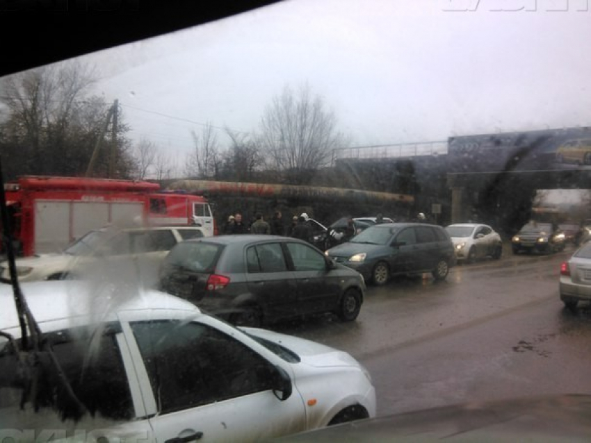 Из-за крупной аварии воронежская окружная встала в многокилометровой пробке