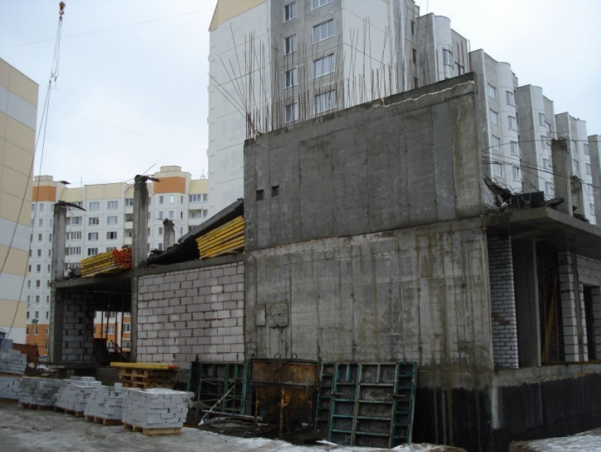 В Воронеже рухнула стена здания, которое строит ДСК