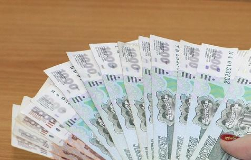 Следователь-криминалист обманул жительницу Воронежа ради 100 тысяч рублей