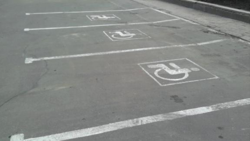 У ТЦ «Солнечный рай» появятся парковочные места для инвалидов 