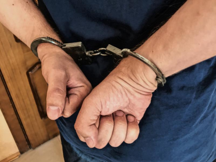 Мотоцикл не завёлся — угонщик тоже, но покатал себя вручную в Воронежской области